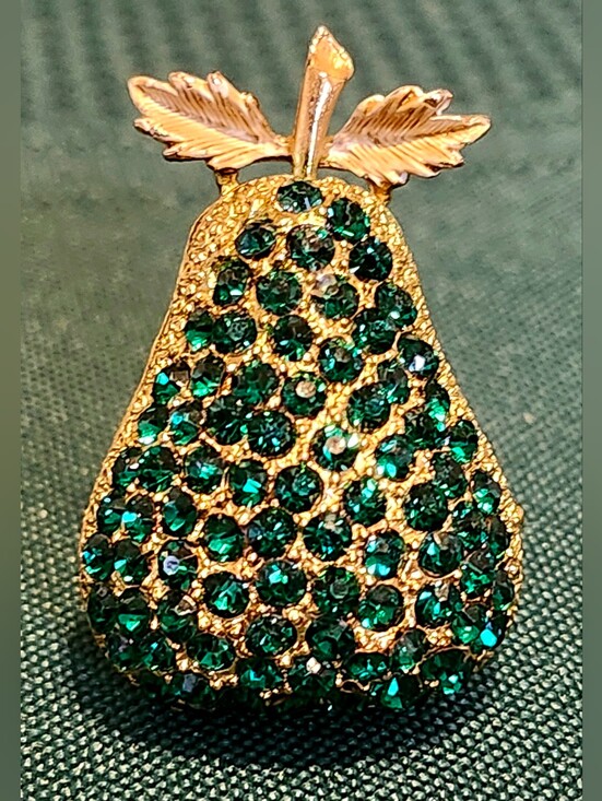Jewelry - Vintage Pave Green Rhinestone Pear Brooch